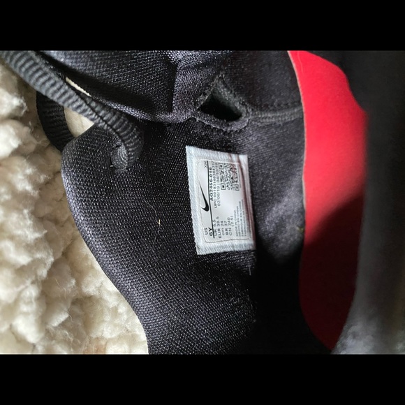 All black Nike Kylie 5 (GS) - Picture 3 of 7